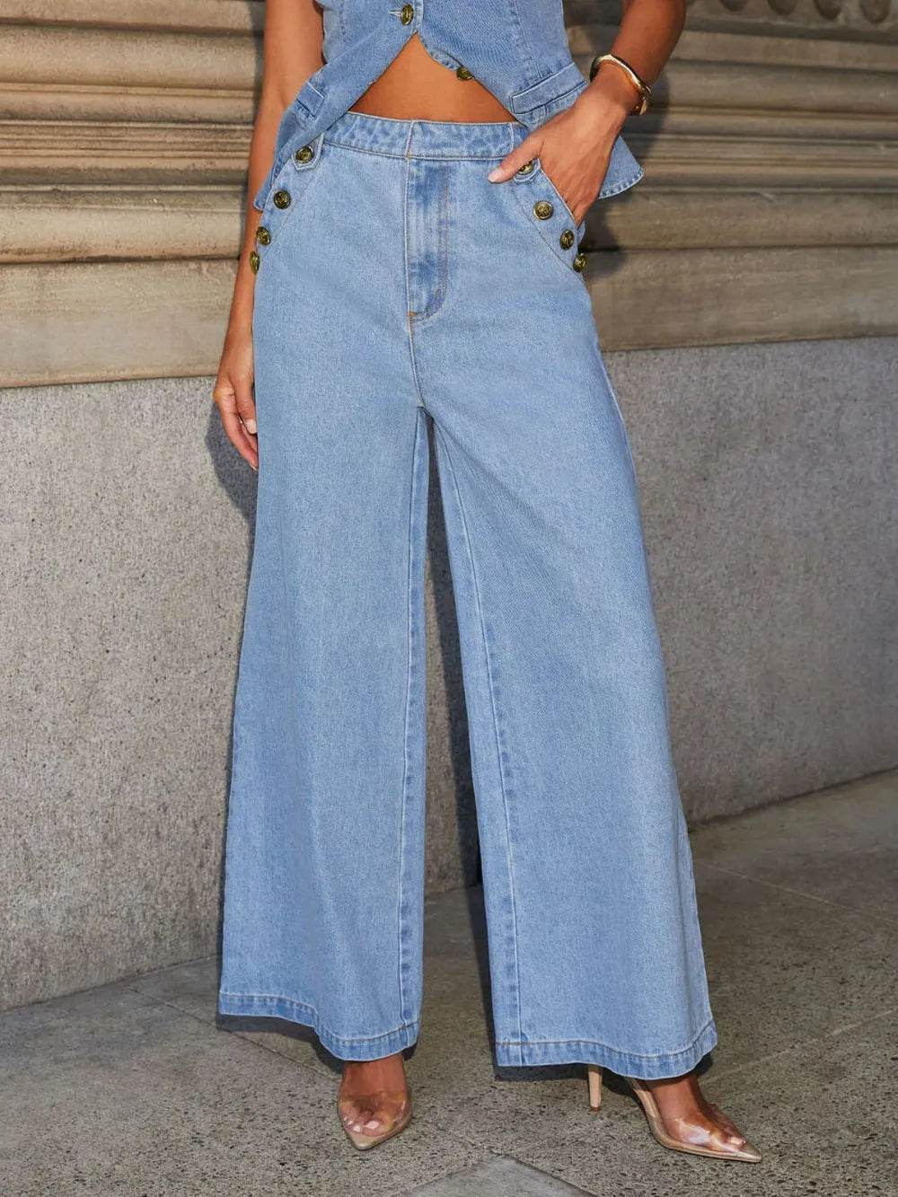 Button Decor High Rise Wide Leg Jeans Light Trendsi baa206a5-3d92-4d87-a5c5-d860f2be4c20-Max