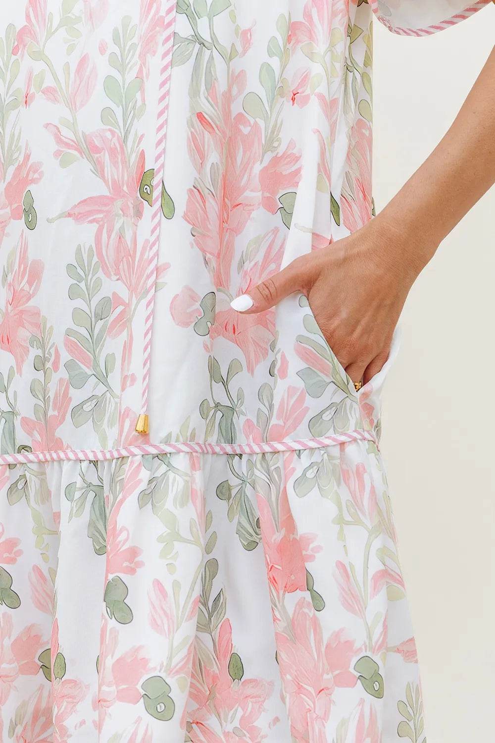 Floral Contrast Edge Layered Short Sleeve Mini Dress Trendsi be0b3080-1109-4530-9730-d6ce703d7e3c-Max-Origin