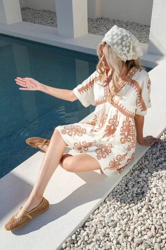 VERY J Printed V-Neck Woven Mini Dress Ivory Trendsi c4ea460bd4a749adbec0a484a7d4a409-Max-Origin_348710dc-a389-4bc8-a34b-c1c7fa4adaf5