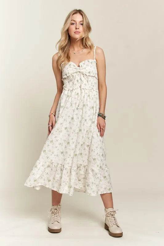 ADORA Smocked Floral Sweetheart Neck Cami Dress Trendsi c8dccda0-d505-4184-ad0f-ae4cd40c1970-Max