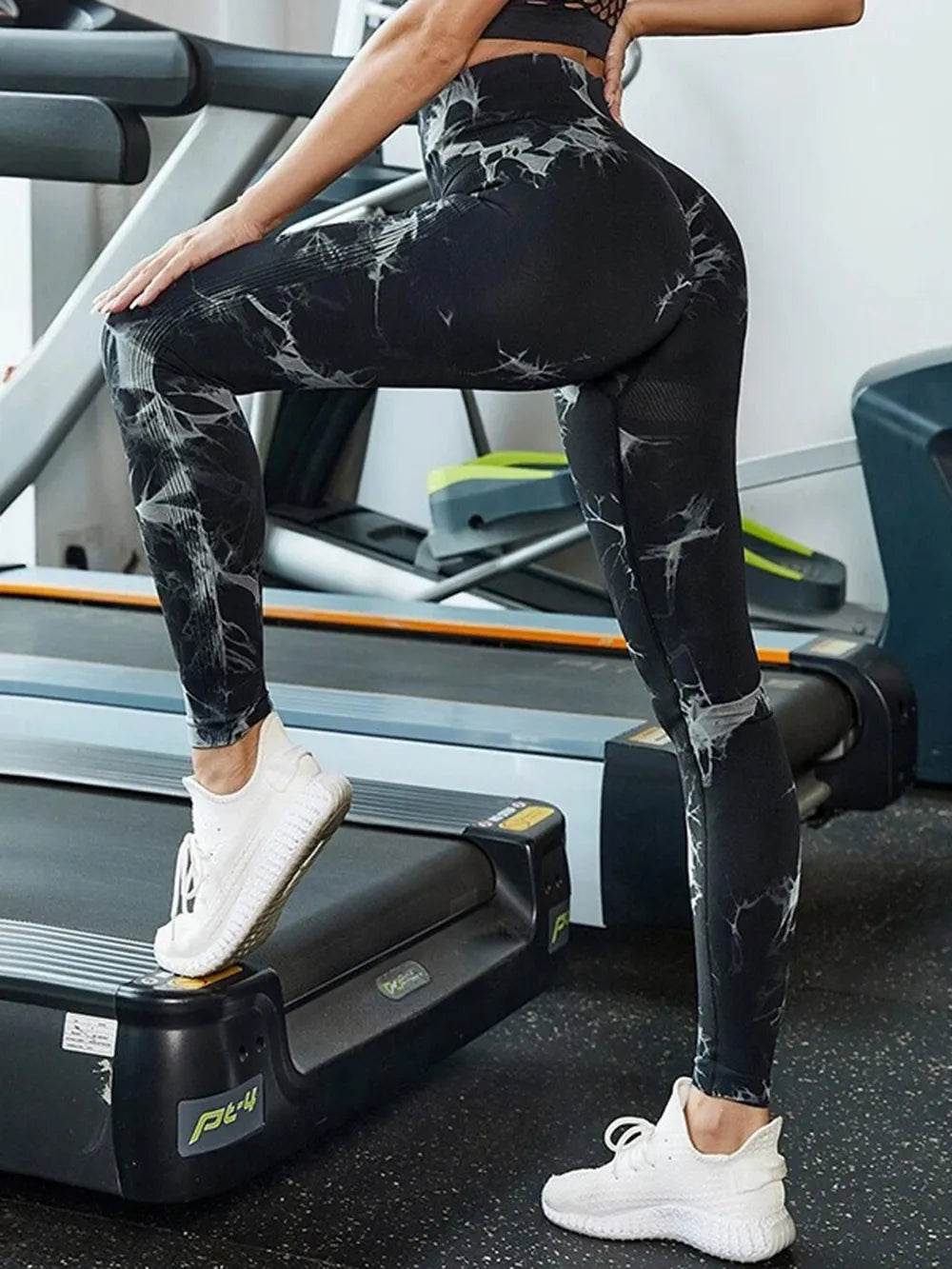 Tie-Dye High Waist Active Leggings Black Trendsi ca5ecaf2-37db-4a9d-b809-532dcc537976-Max