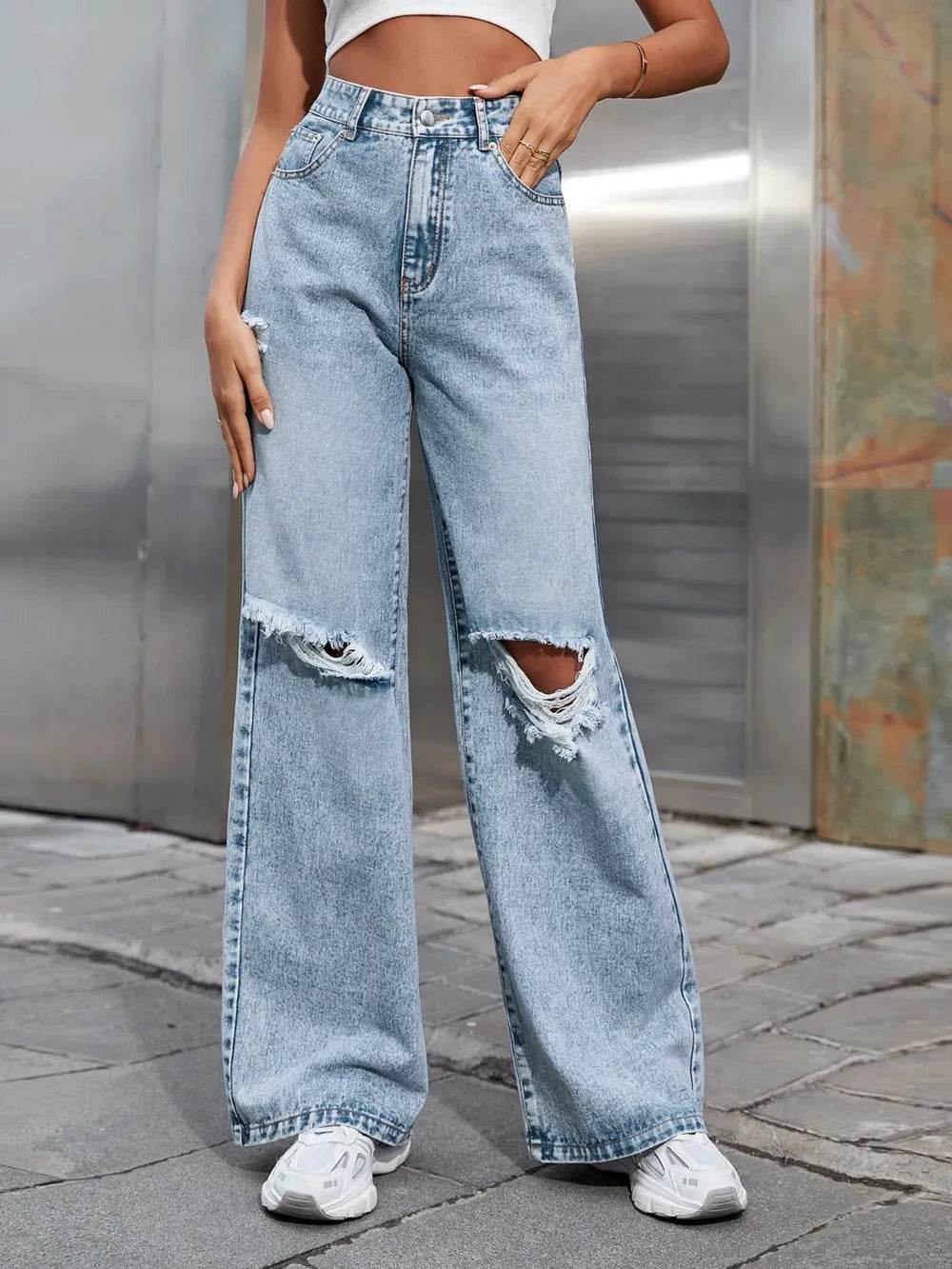 Distressed Wide Leg Jeans with Pockets Light Trendsi cbf55f3f-6155-43cf-9acd-4f2d11a07b78-Max