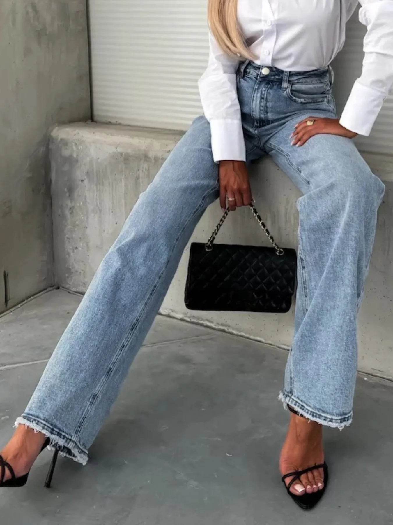 High-Waist Wash Raw Hem Jeans Trendsi cf04e243-cbb8-46ee-bc3e-eab653d59927-Max-Origin