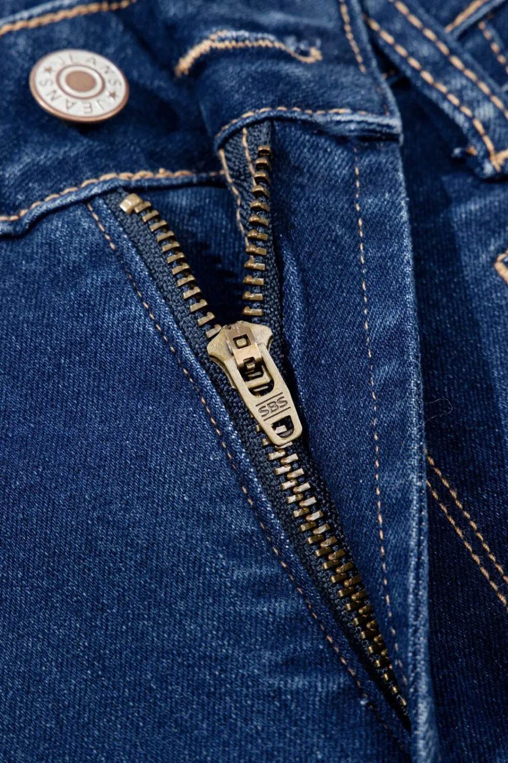 Center Seam Deep Wash Straight Jeans Trendsi cf141d6f-44d7-4b9b-a714-047a8422c7e3-Max-Origin