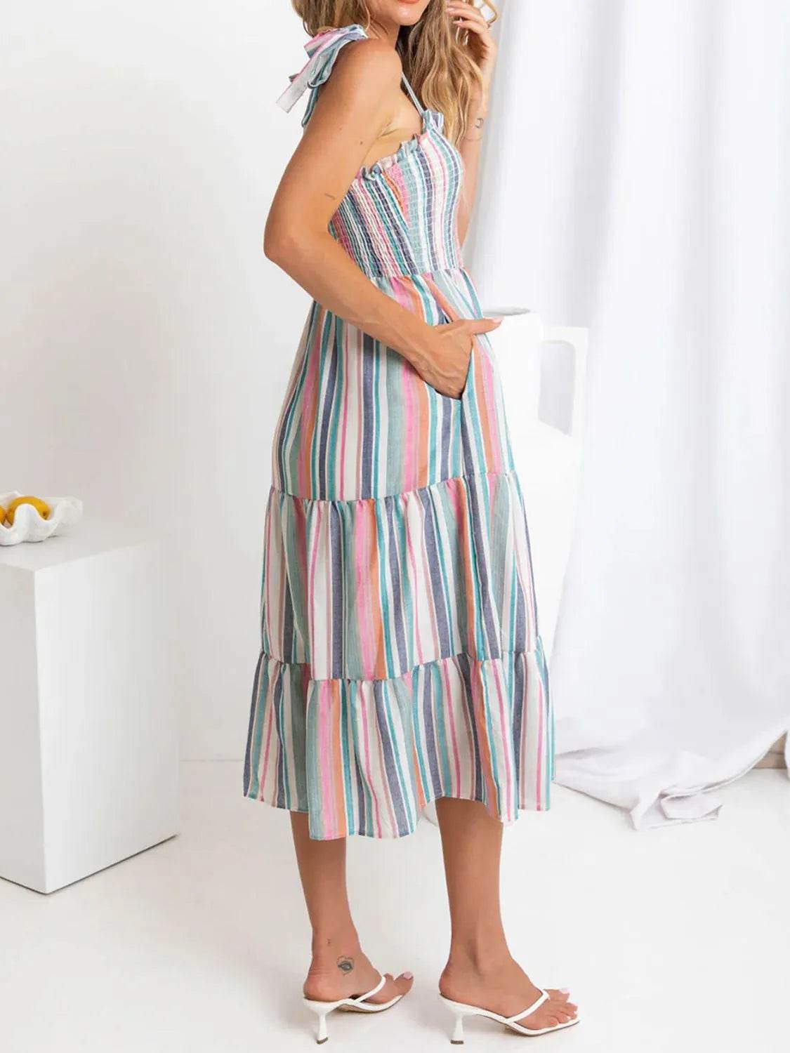 Contrast Striped Square Neck Cami Dress Trendsi d28a0776-dccf-4cb8-9cb9-6c1b672e6ea6-Max-Origin