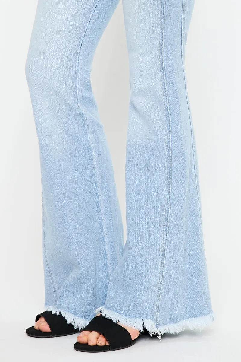Kancan High Rise Curvy Flare Jeans Trendsi d36d714caa624e44b3061d145b4f8e9b-Max-Origin