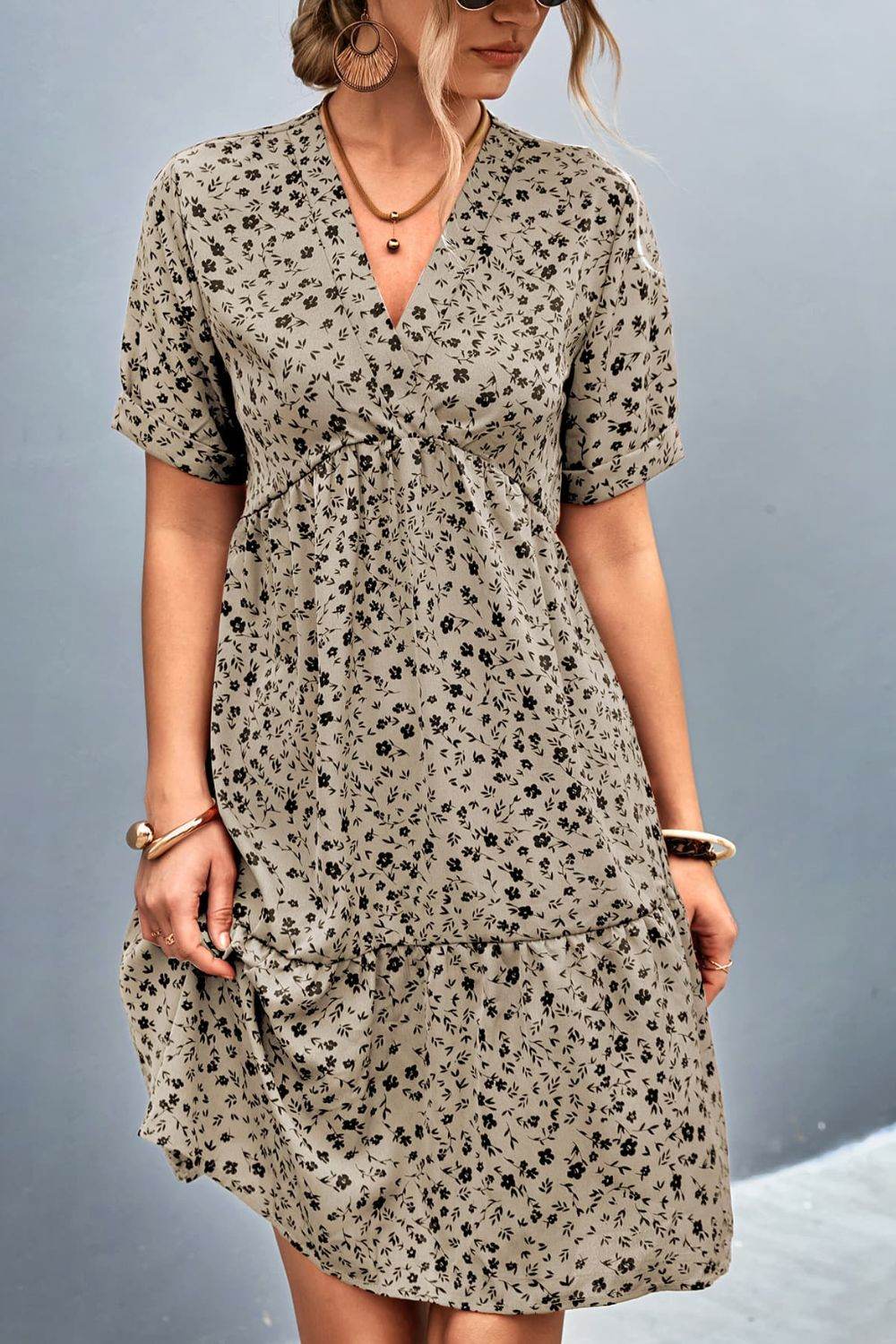 Ditsy Floral Empire Waist Plunge Short Sleeve Dress Khaki Trendsi d37b4423b0704f2fbad16e6f5af0f4b4-Max