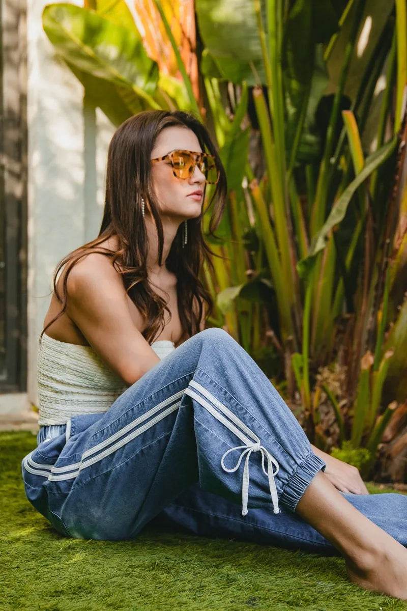 BiBi Striped Tape Details With Bot Tied Point Elastic Waist Jeans Trendsi d4420616e1d9490597ef1877a0ae6016-Max-Origin