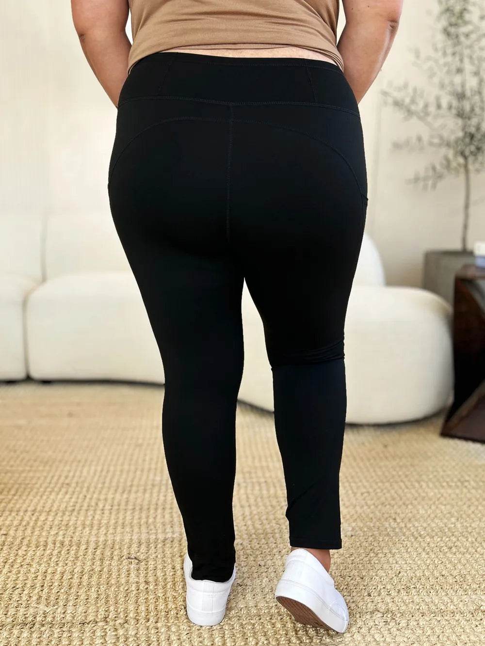 Wide Waistband Sports Leggings Trendsi d476a381-9bd0-4cb4-8396-dba2f4f3b4c2-Max