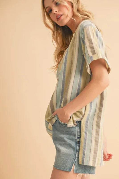 Aemi+Co Side Slit Striped Short Sleeve Blouse Trendsi d6525e552ad24f70921e687ec7d54eaa-Max-Origin