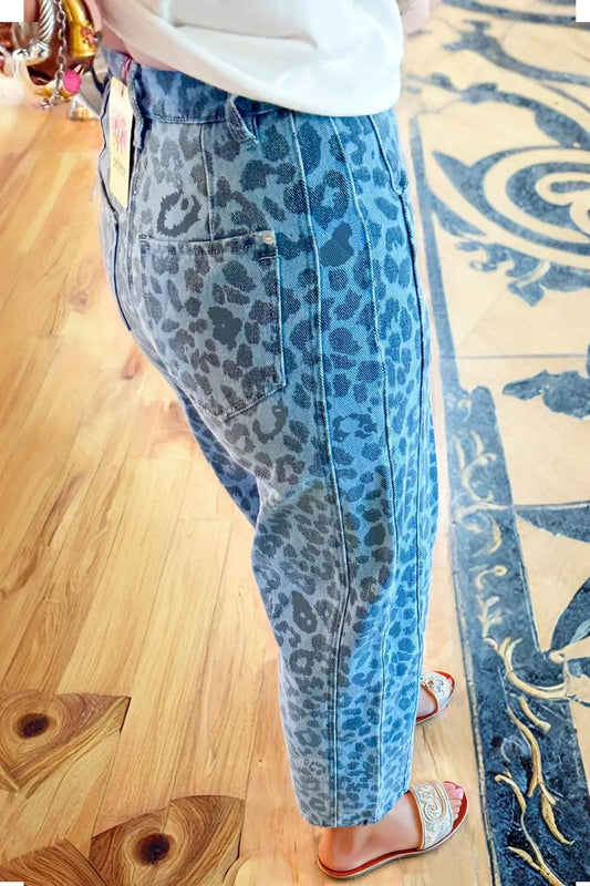 Leopard Print High-Waisted Relaxed Fit Jeans Trendsi d92c2787-ce79-432c-8d08-3c3183f432de-Max-Origin