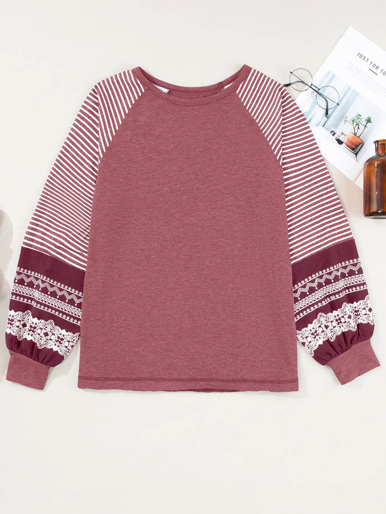 Contrast Print Striped Raglan Long Sleeve Loose Top Trendsi d98a2e251c9340ef8a2e94ffc96e14ba-Max-Origin