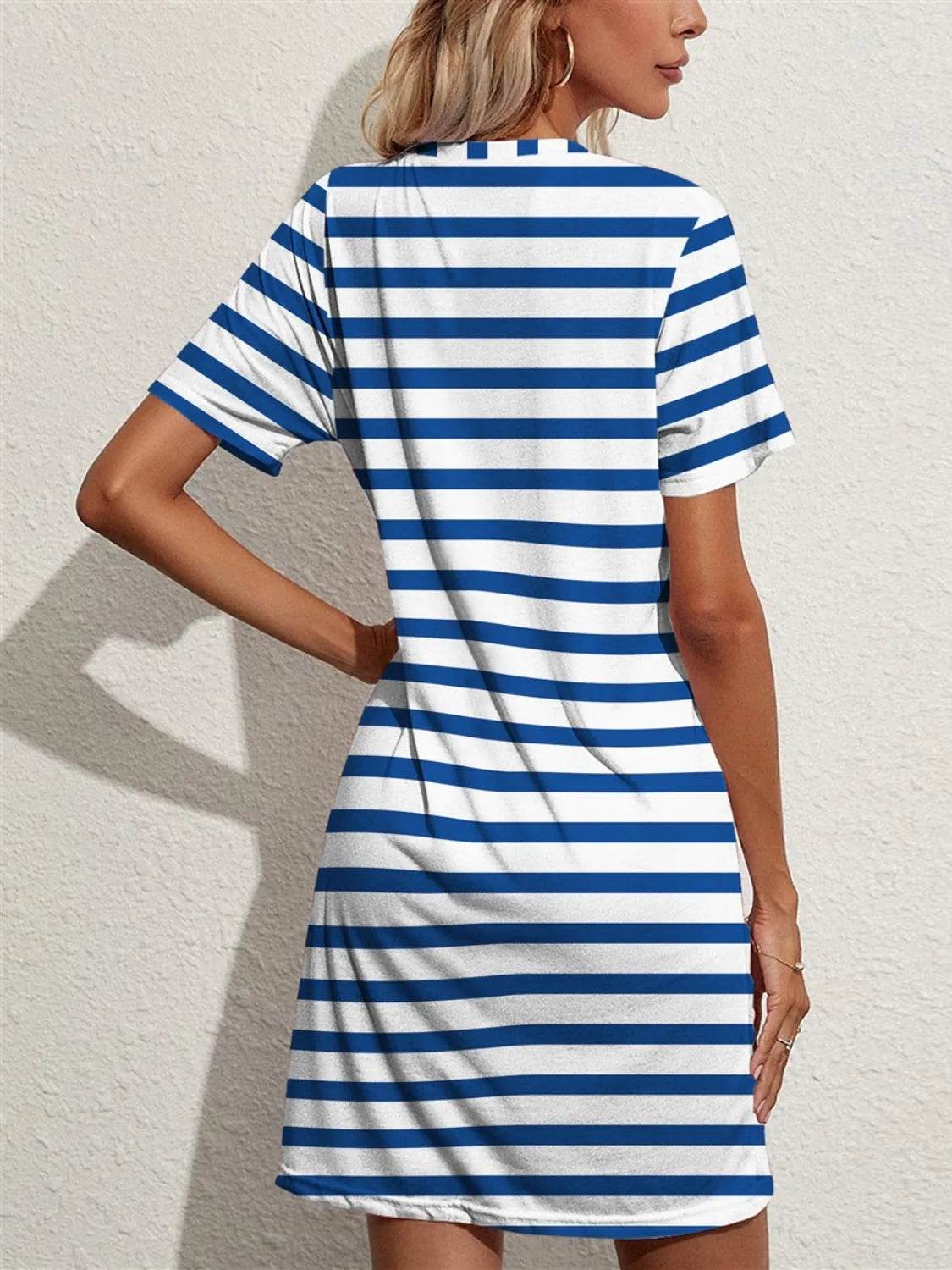 Contrast Striped Round Neck Short Sleeve Dress Trendsi dadbd9d5-6a94-4115-85fd-e3578b905537-Max-Origin