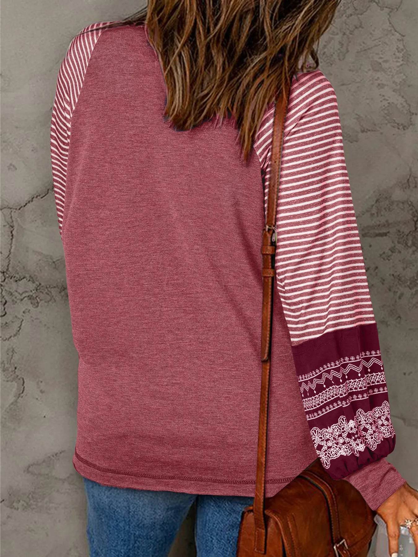 Contrast Print Striped Raglan Long Sleeve Loose Top Trendsi db15700ab754462ca20c05521dc6544e-Max-Origin