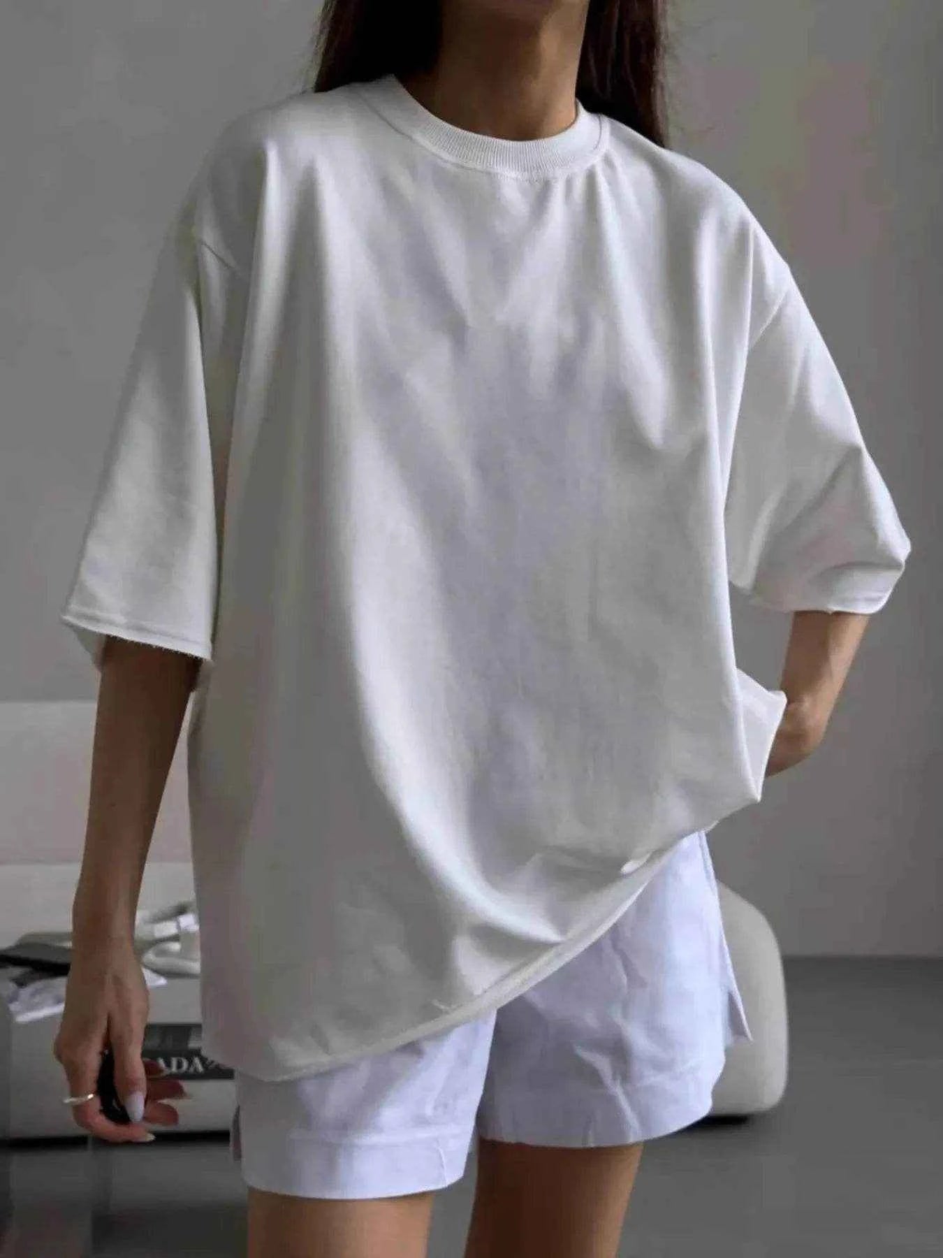 Round Neck Half Sleeve Oversized T-Shirt White Trendsi dfd8687f-c218-4aee-8c3a-83633b307662-Max-Origin
