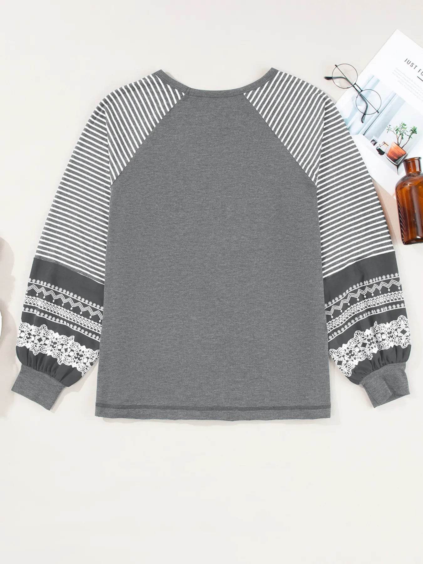 Contrast Print Striped Raglan Long Sleeve Loose Top Trendsi e17e49e8f5414f5c9ea90e3cab48283d-Max-Origin