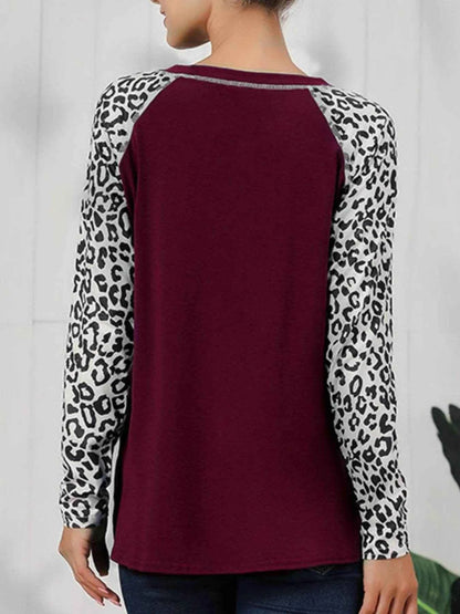 Leopard Print Raglan Sleeve Twist Hem T-Shirt Trendsi e34926a6-b066-4eb0-871b-293d54362cee-Max-Origin