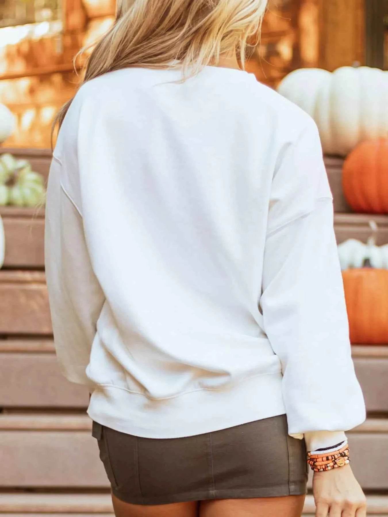 Halloween Pumpkin Patched Pattern Long Sleeve Sweatshirt Trendsi e8b426cf-9e4a-4313-bf92-5d124d12a93d-Max-Origin