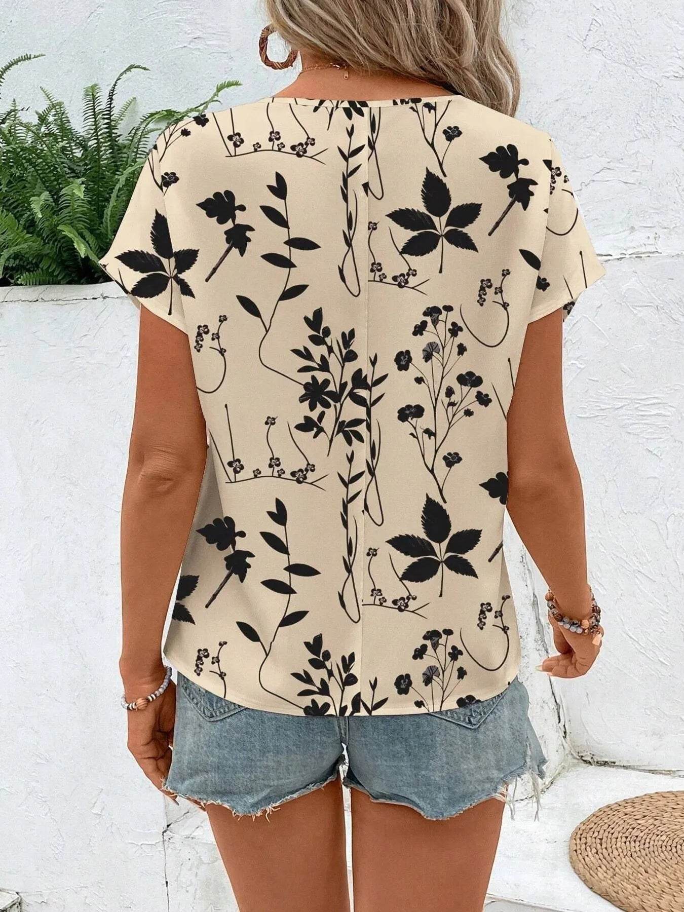 Printed Round Neck Short Sleeve Blouse Trendsi ea1d5073f5324c428fce1c42307dba10-Max-Origin