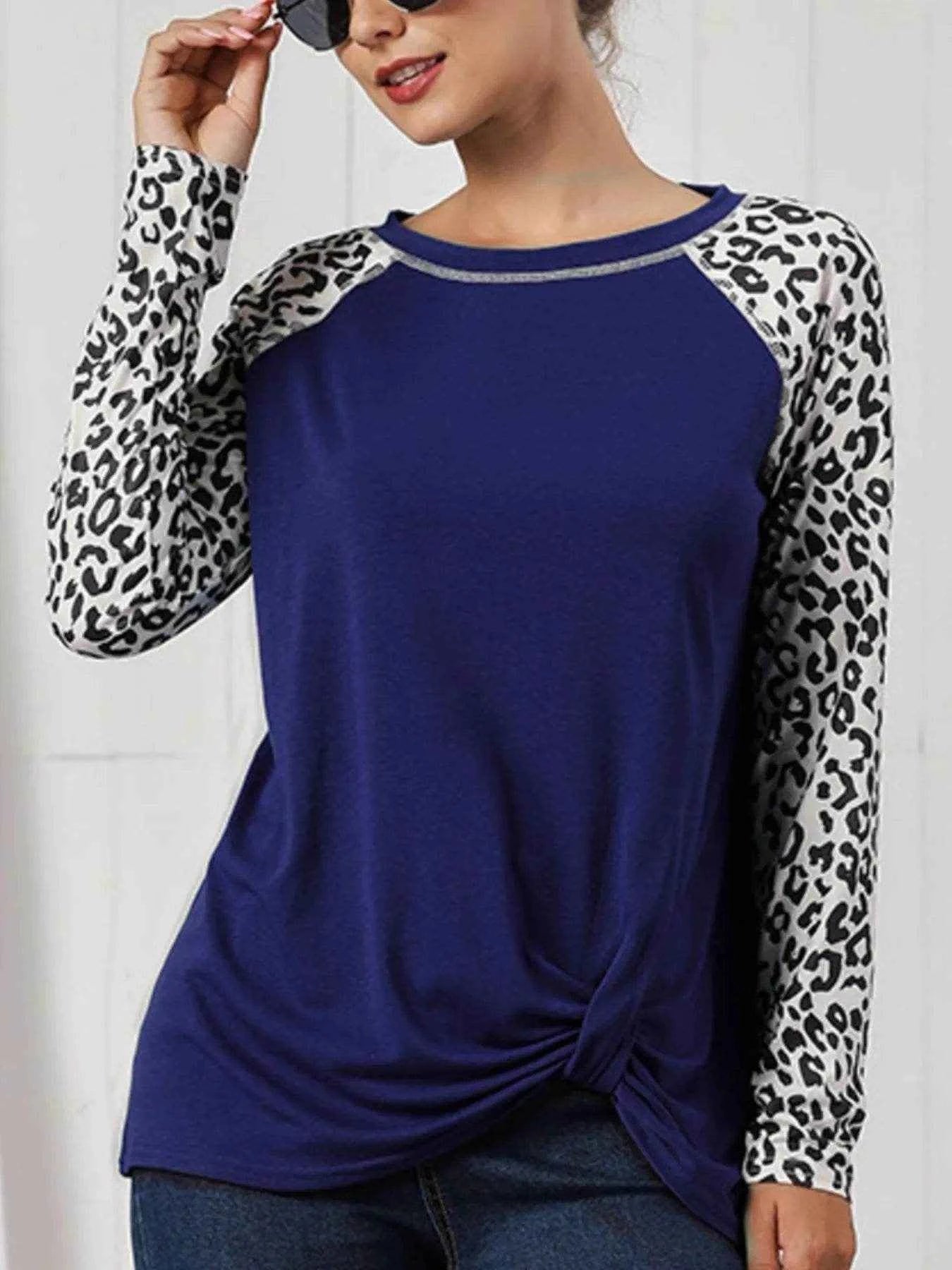 Leopard Print Raglan Sleeve Twist Hem T-Shirt Trendsi ece1a2a0-3a93-4885-90fc-e64d18b8533b-Max-Origin