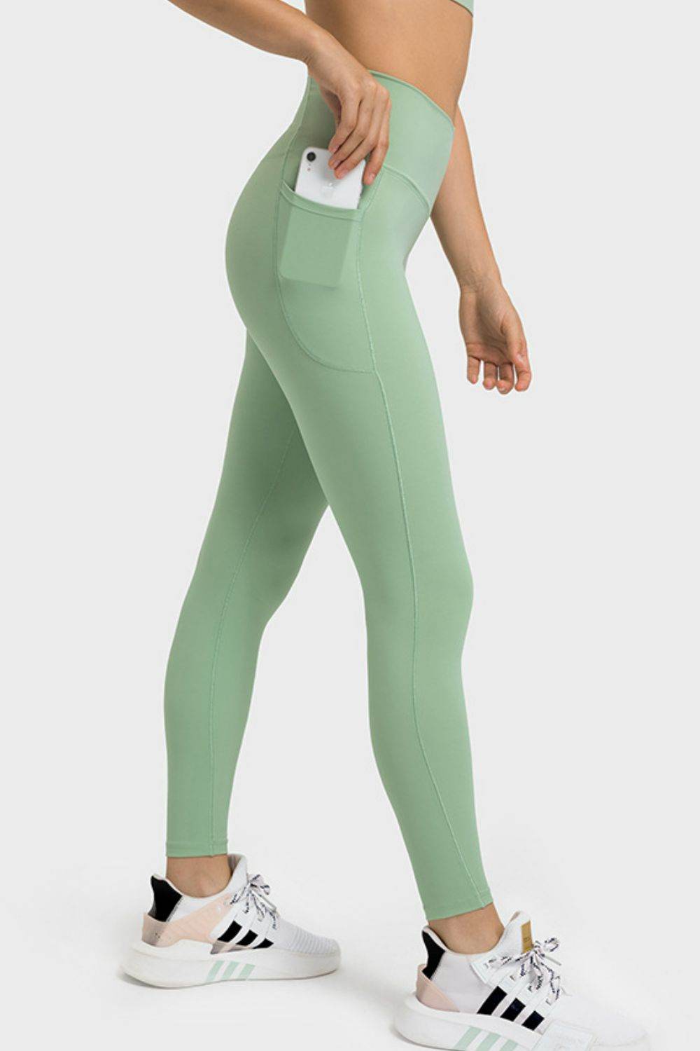 Millennia V-Waist Yoga Leggings with Pockets Trendsi ee7ba64424b14780a812e10042d55fed-Max