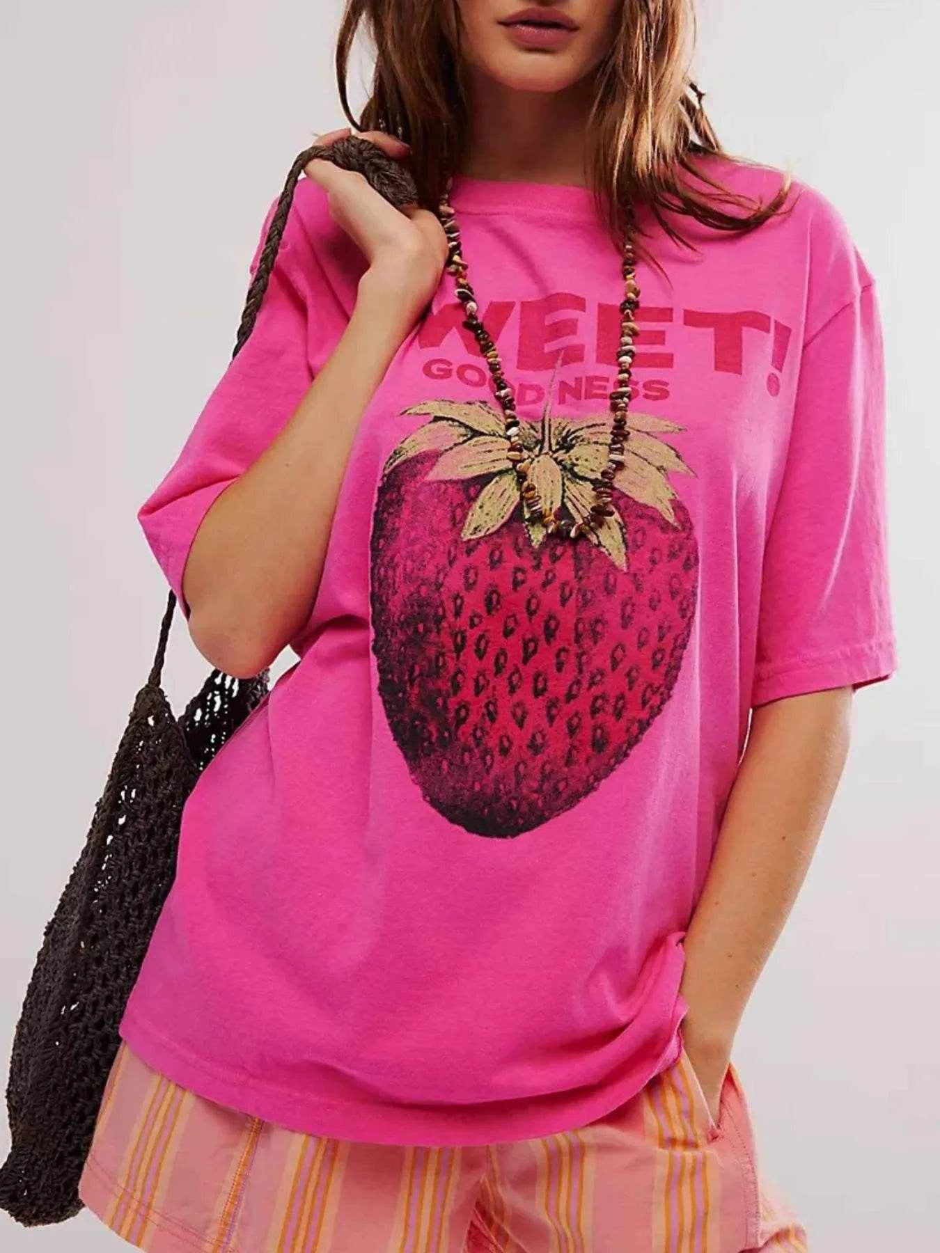 Graphic Round Neck Half Sleeve T-Shirt Rose Red Trendsi f1d200ab-5c2b-4f6f-9038-b10c4ce86cb2-Max-Origin