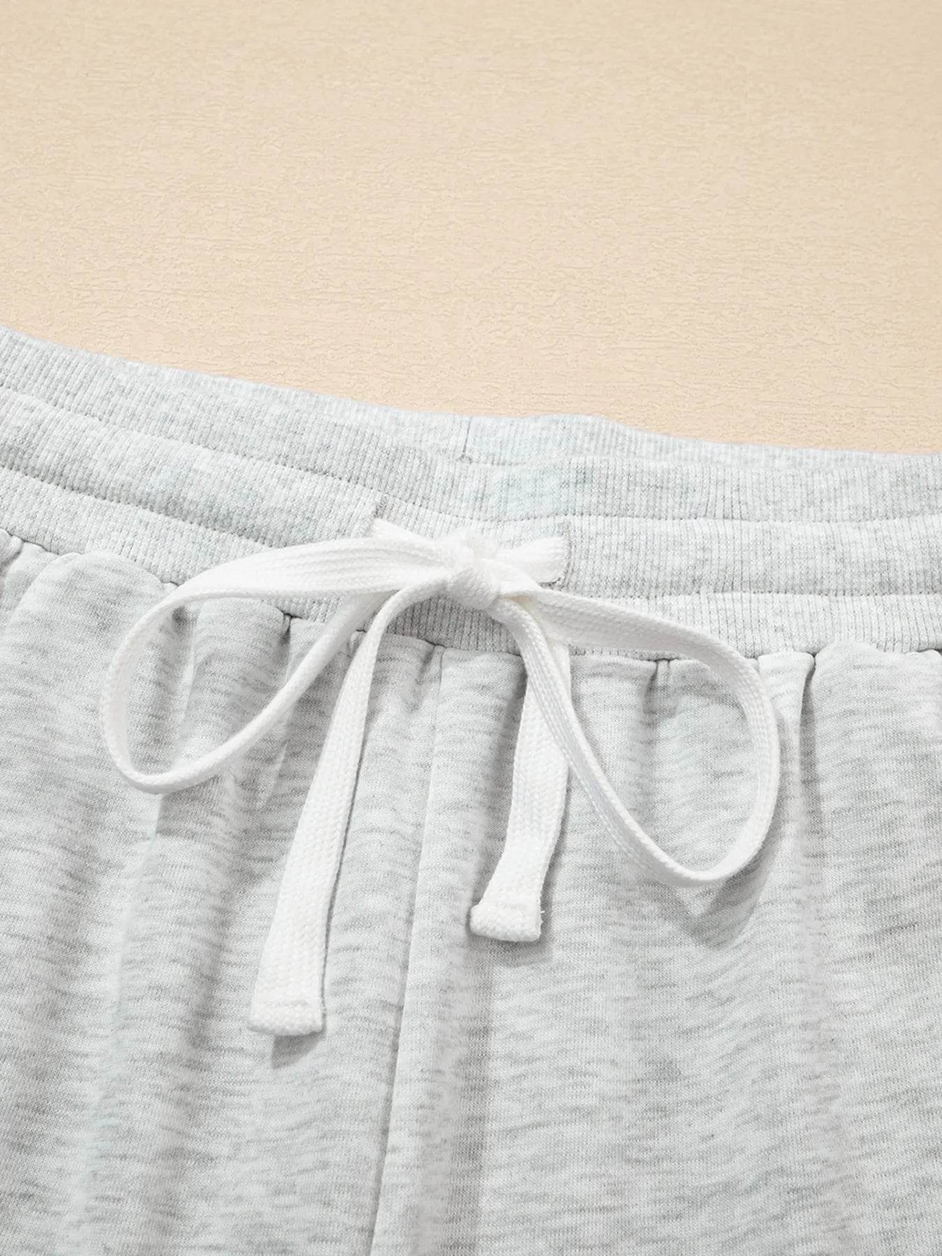 Color Block Long Sleeve Sweatshirt and Shorts Set Trendsi f3eca490f9694787a43d48956f3a6dc7-Max-Origin