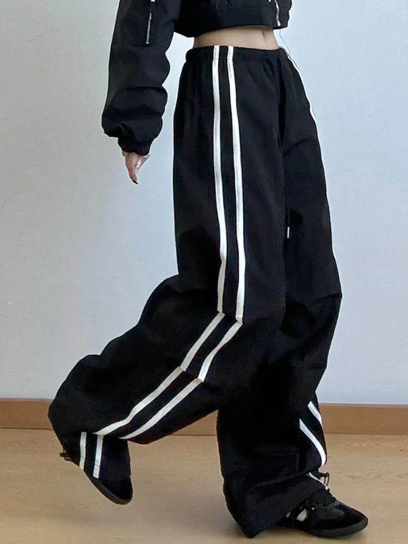 Side Stripes Wide Leg Pants Trendsi f44ec851-32cf-4d57-abb4-885aa1ae9967-Max-Origin