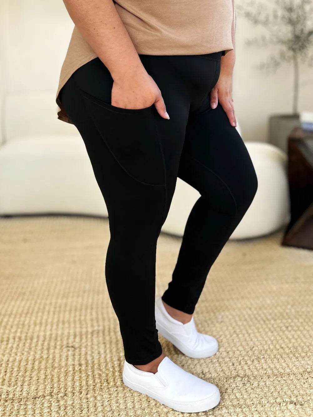 Wide Waistband Sports Leggings Trendsi f481c268-fdfe-47ca-b680-e2d1d0b22ad9-Max