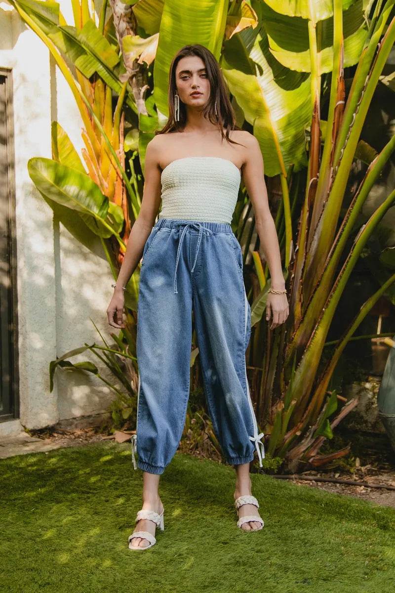 BiBi Striped Tape Details With Bot Tied Point Elastic Waist Jeans Trendsi f5850b8278684239912115126ef7d51a-Max-Origin