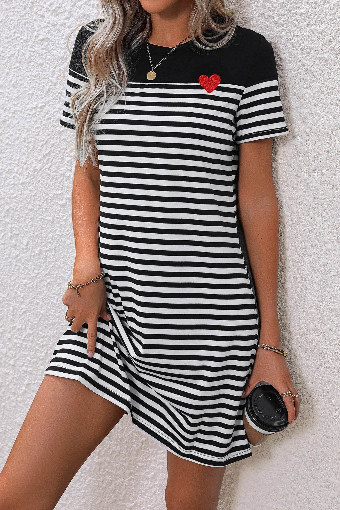 Striped Heart Short Sleeve Dress Trendsi f8012aa5dc314b74bcd5b0a66a57a6d2-Max