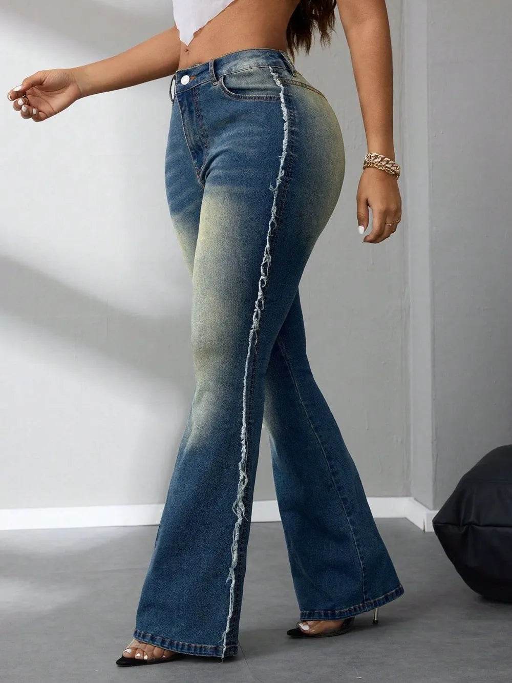 Side Raw Hem Flare Jeans Trendsi f84e2b61-b1e0-481b-9037-2ff9b6a5674b-Max