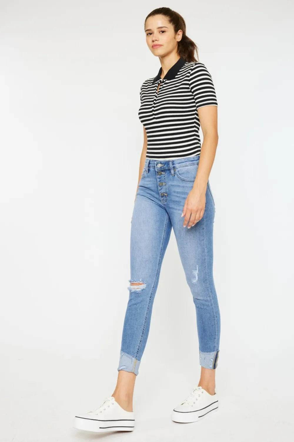Kancan Distressed Cat's Whiskers Button Fly Jeans Trendsi f8e89613-7012-4c0c-9d95-a67a54dc63ec-Max