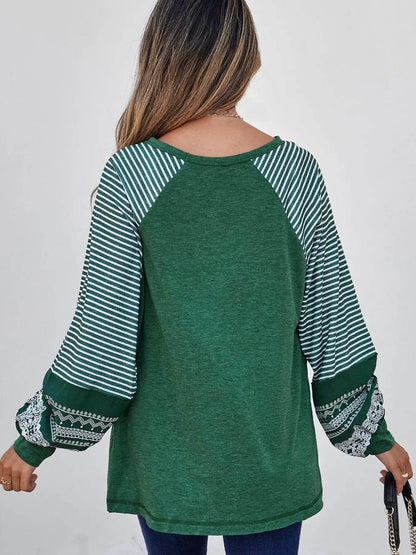 Contrast Print Striped Raglan Long Sleeve Loose Top Trendsi fa82775dda8a49a4bfc606b554b70477-Max-Origin