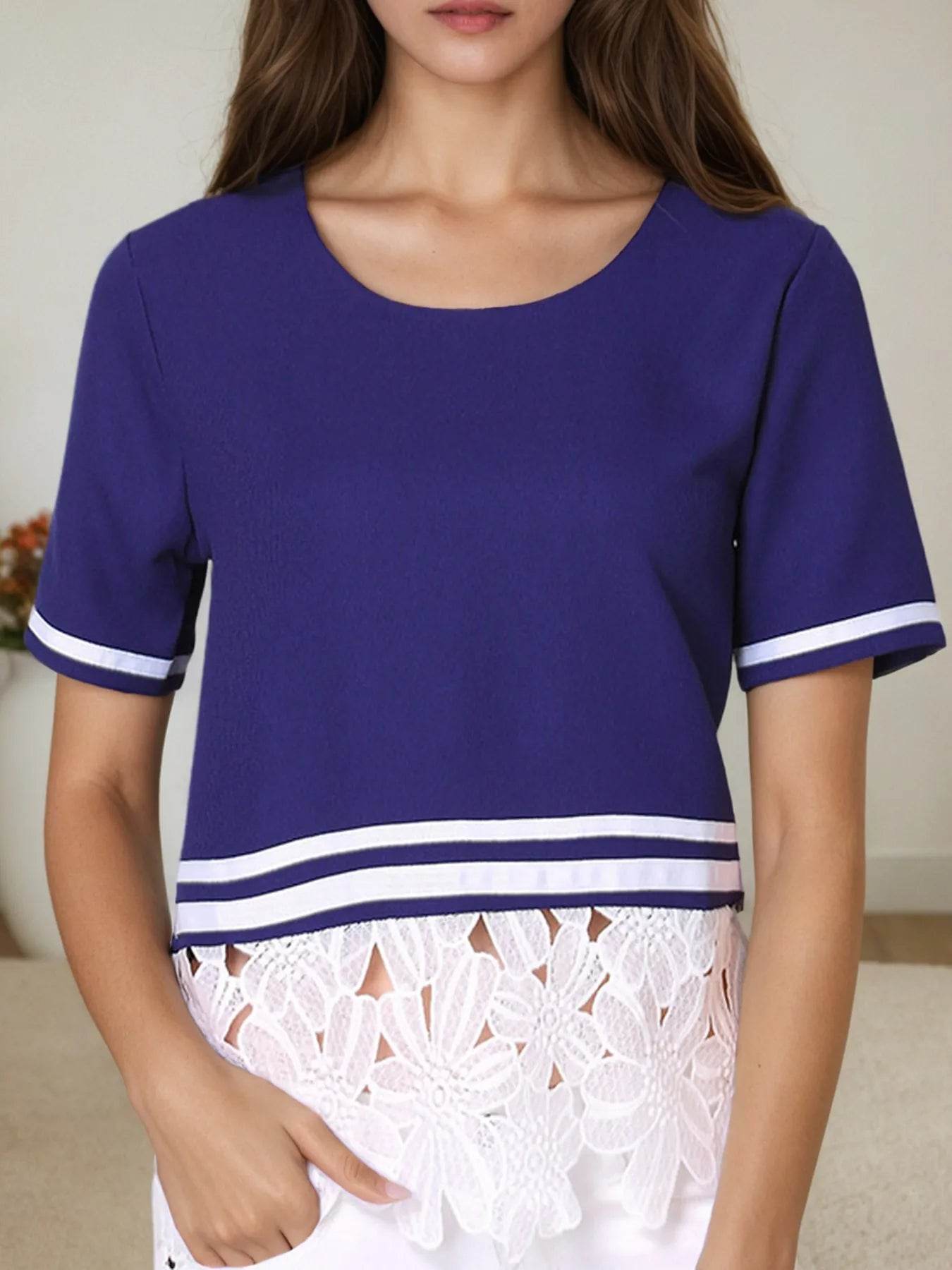 Striped Trim T-Shirt with Lace Hem Detail Trendsi fe4dcb60-d1be-46ae-81b1-5b311bb70558-Max-Origin